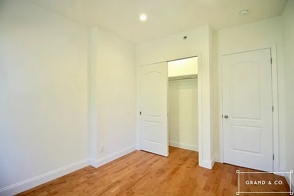 Rented by Grand & Co. | media 10