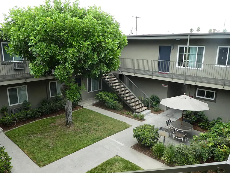 Magnolia Tree Apartments — Photo 8