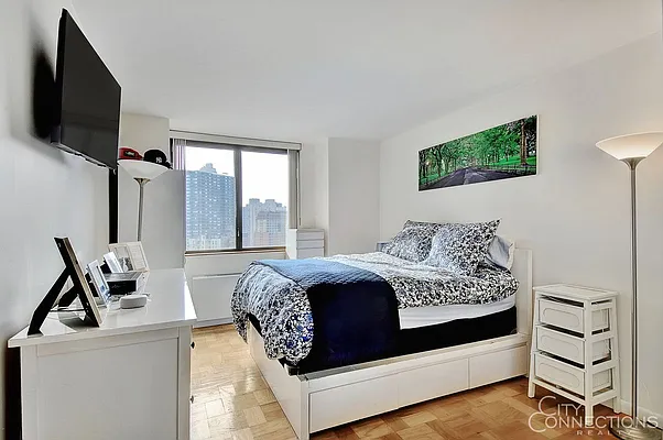 Rented by City Connections Realty | media 11