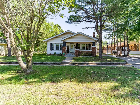 411 E 6th Ave, Bristow, OK 74010