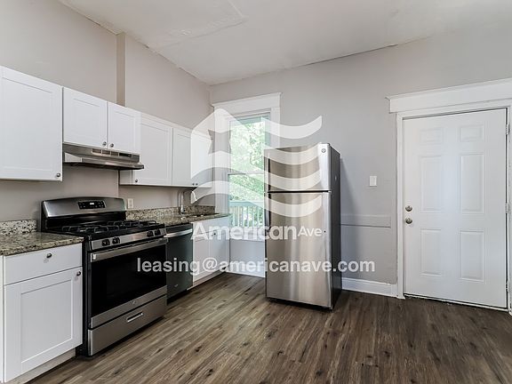 506743_004_kitchen_5.jpg