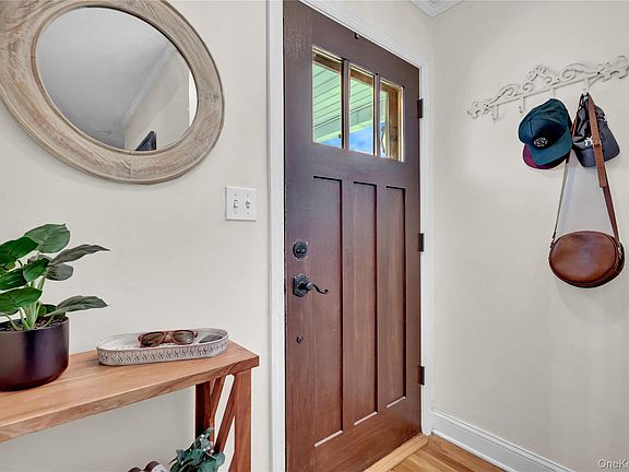 3rd image of 2642 Clovermere Road