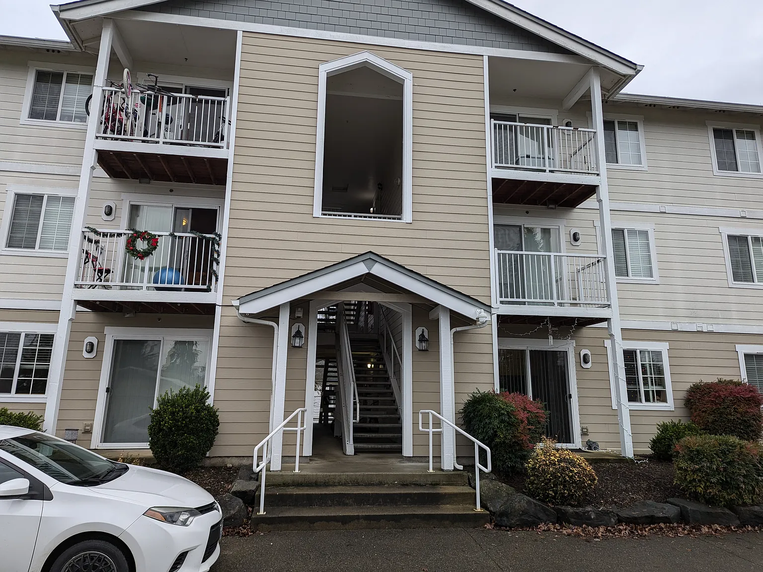 2 bed, 1100 sqft, $1,850 — Photo 2
