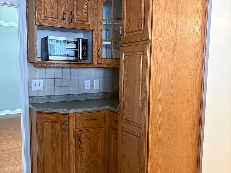 10 Miami Dr — Photo 8