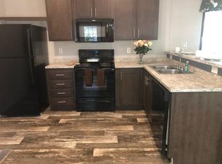 17 Pine Tree Dr, Buford, GA 30518