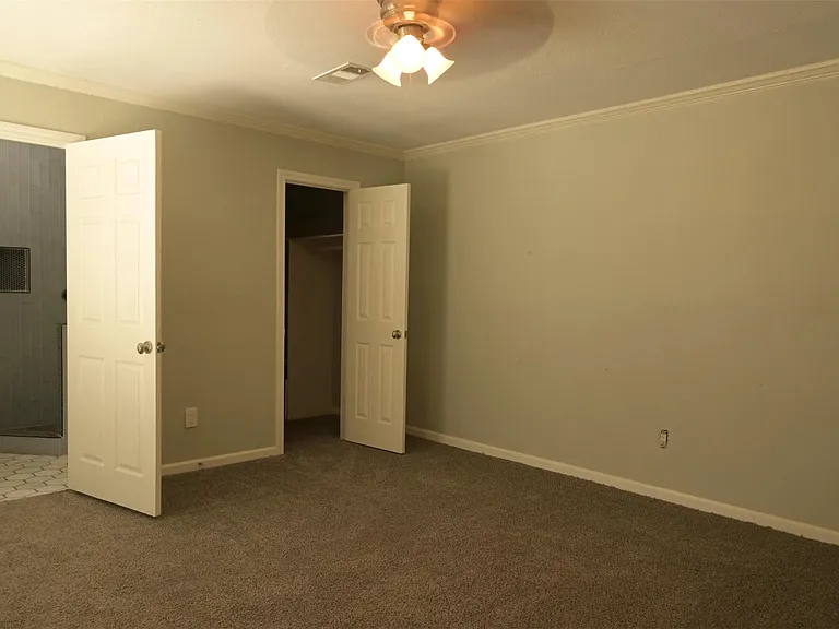 9810 Cliffwood Dr — Photo 31