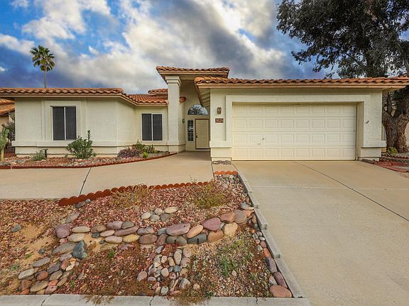3rd image of 2620 W Camino De La Joya