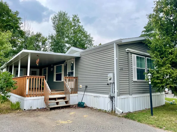 97 Georgian Glen Dr, Wasaga Beach, ON L9Z 1K8