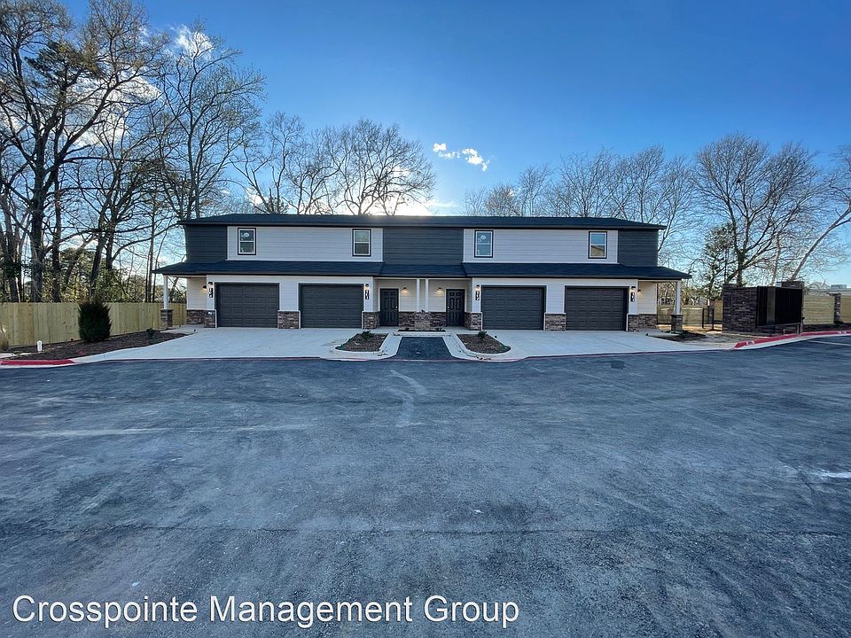 1st image of 1927 Lindbergh St #103