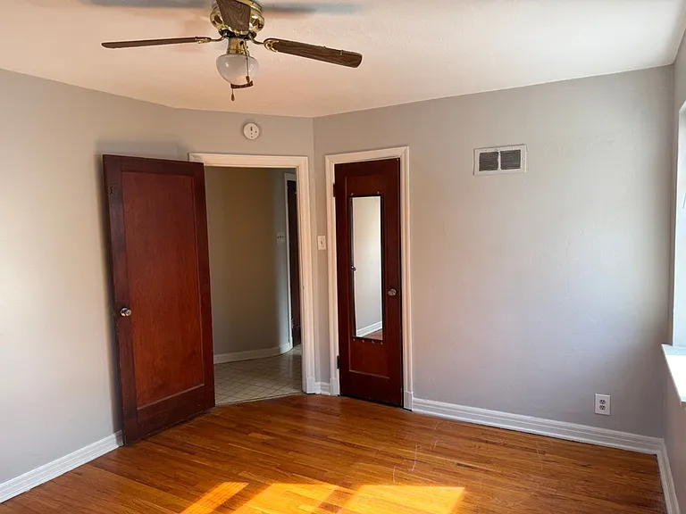 4519 Jamieson Ave — Photo 8