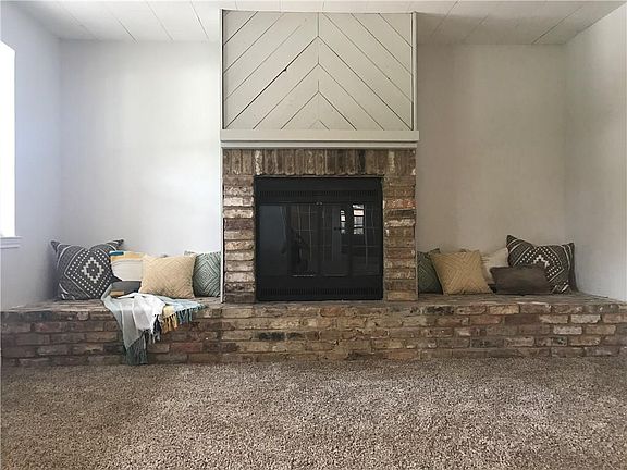 4th image of 1829 Gravley Dr