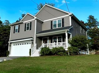 37 Iroquois Rd, Cumberland, RI 02864