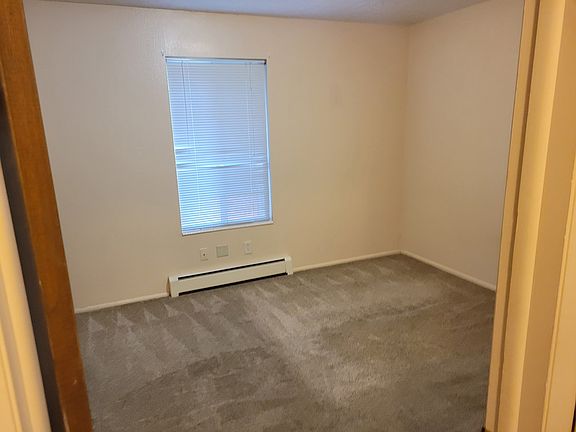 3rd image of 426 W 200 S #3