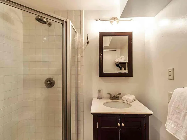 309 N Almond St — Photo 49