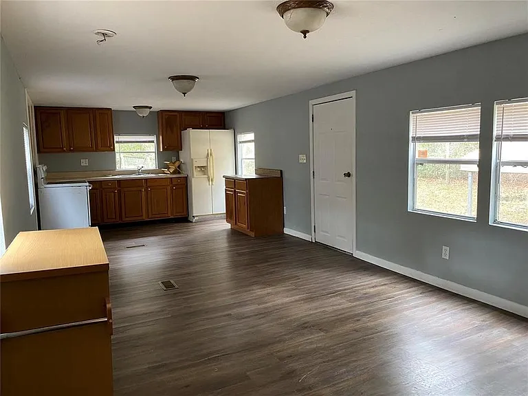 17410 NE 37th Ct — Photo 2