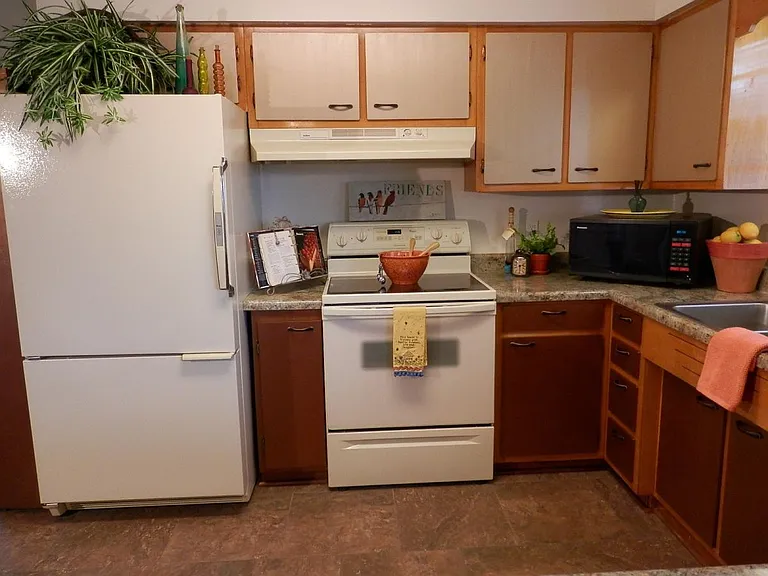 4305 Hunt Dr NW — Photo 3