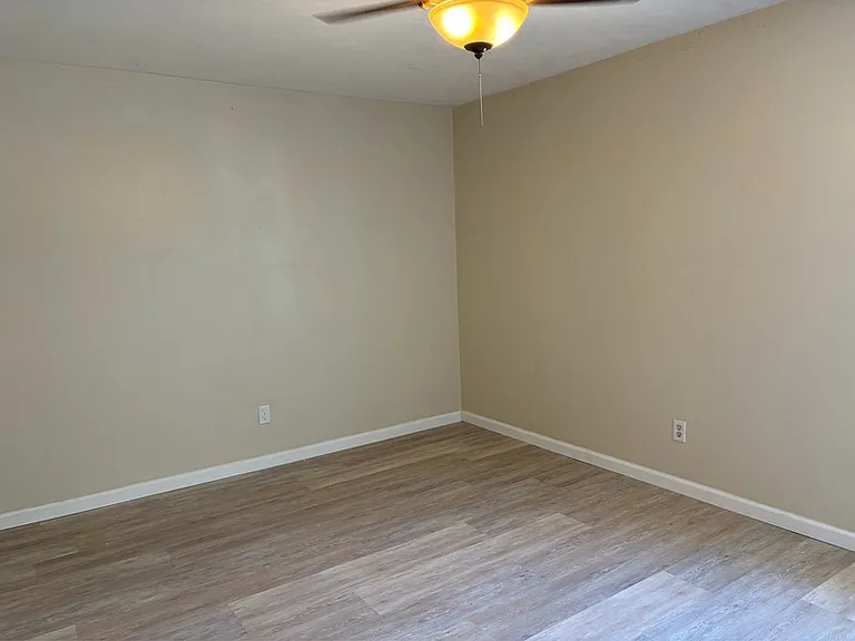 133 Oak St #4-1 — Photo 11