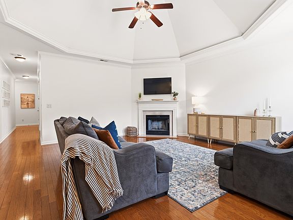 3rd image of 1251 Easterwood Blvd