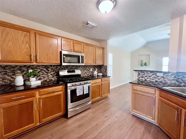 16915 Lighthouse View Dr, Friendswood, TX 77546