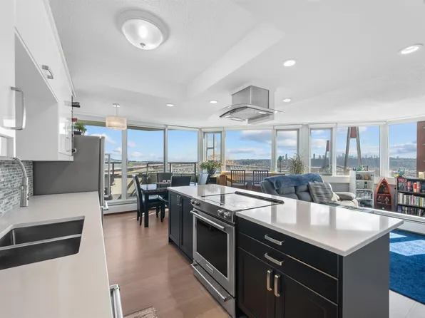 31 Elliot St #903, New Westminster, BC V3L 5C9