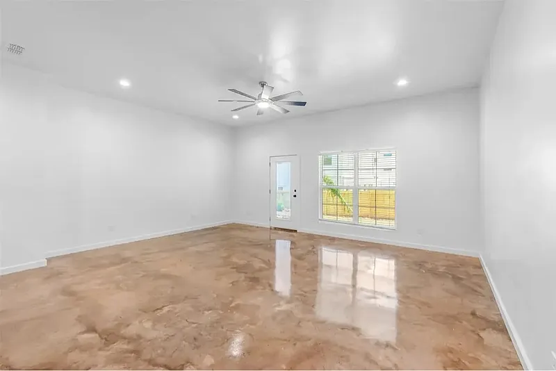 New Construction 3 bed / 2.5 bath Home in Stephenville | 1540 W Long St | $1,950/mo — Photo 4