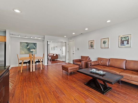 4th image of 668 Pinecrest Dr APT 203