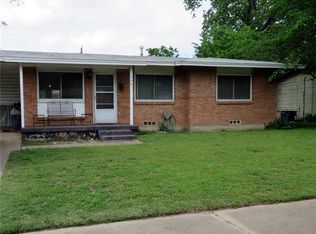 648 Pine St, Hurst, TX 76053
