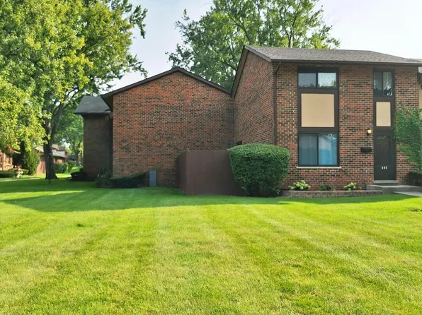 18W085 14th St, Villa Park, IL 60181