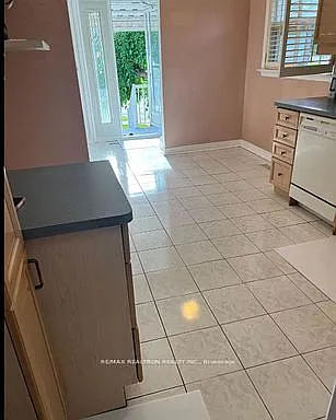 3 bed, $2,500 — Photo 3