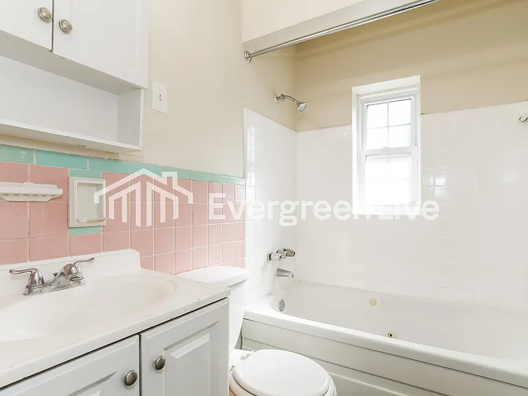 2037 Dallas Ave — Photo 9