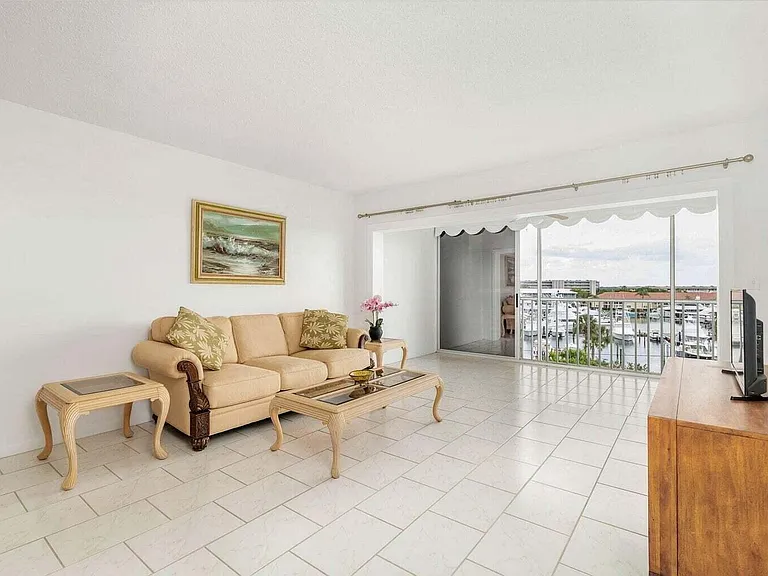 907 Marina Dr #402 — Photo 7