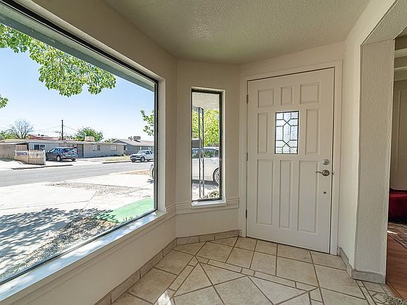 FRONT BAY WINDOW 1