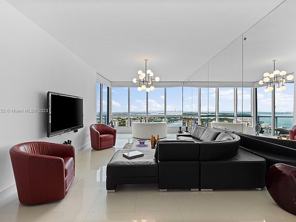 4th image of 100 S Pointe Dr APT 2603