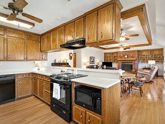 3rd image of 434 N Amherst Dr