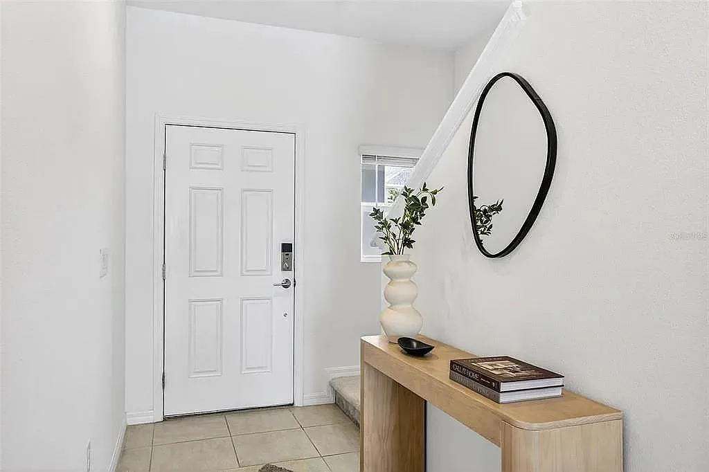 3 bed, 2.5 bath, 1555 sqft, $2,200 — Photo 4