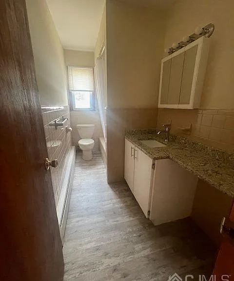 1160 Roosevelt Ave — Photo 8