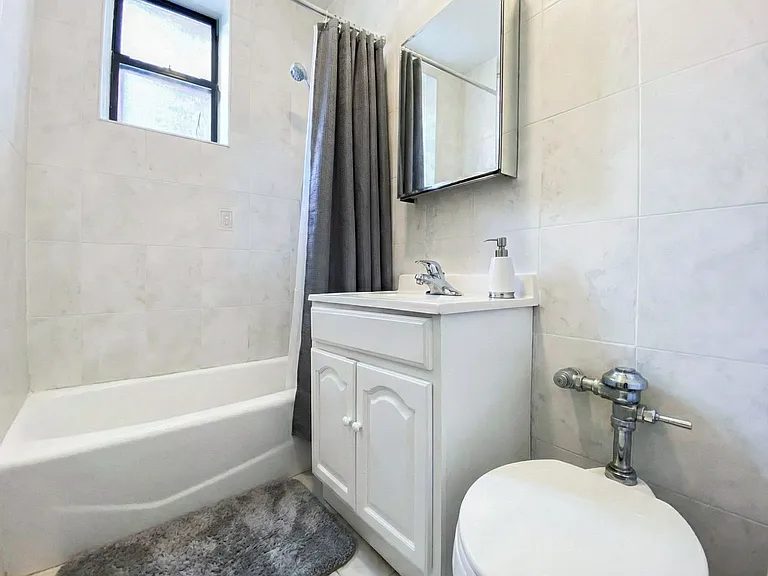 215 W 101st St #4E — Photo 2
