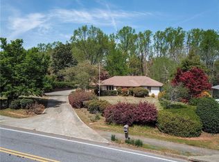 660 Hembree Rd, Roswell, GA 30076