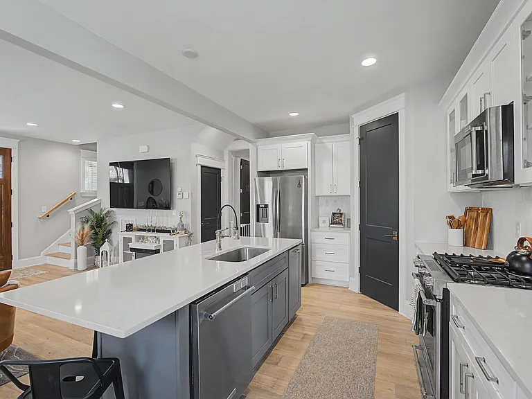 622 N 2nd St — Photo 29
