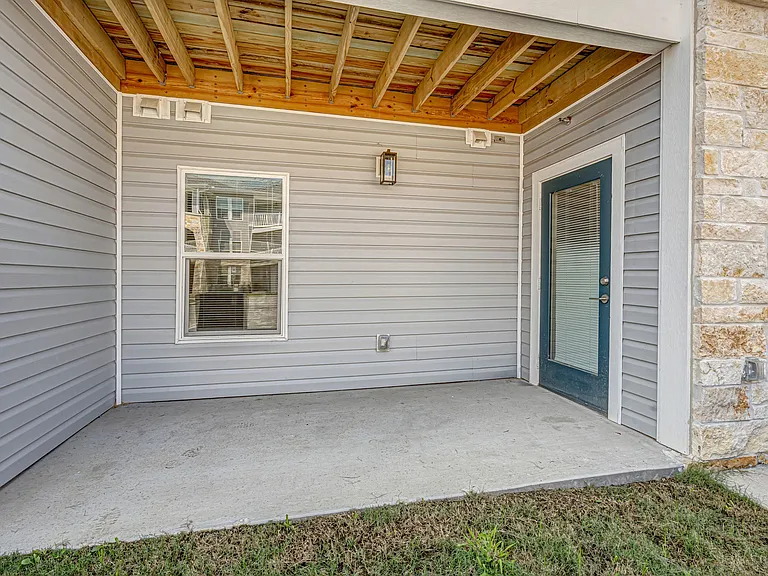 Summerdale Apartments — Photo 8