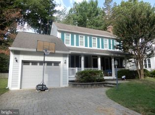 1652 York Mills Ln, Reston, VA 20194