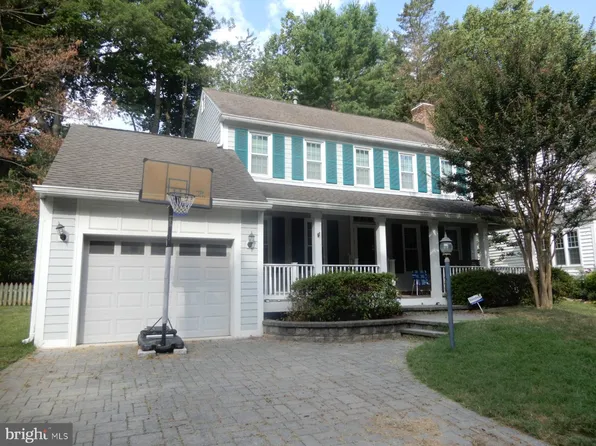 1652 York Mills Ln, Reston, VA 20194