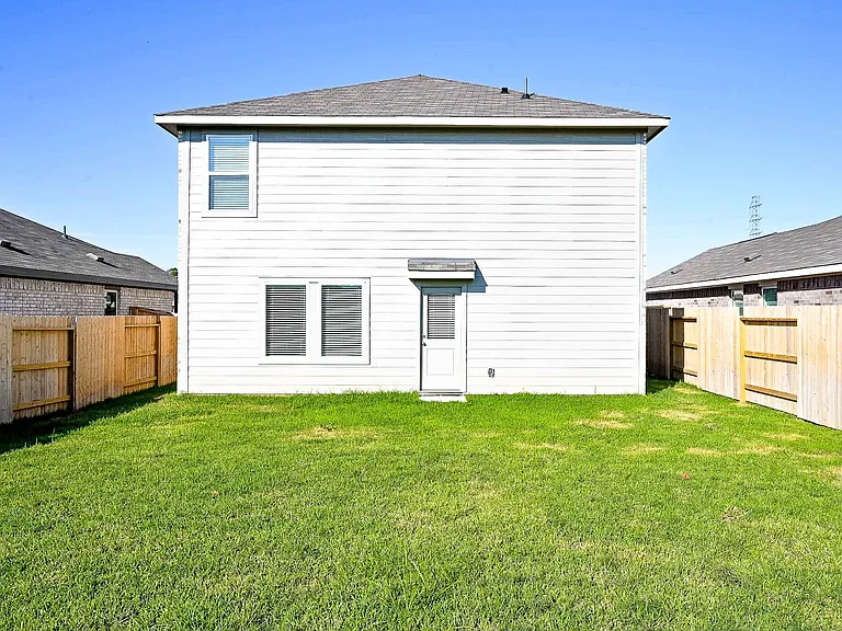 6818 Flowering Ginger Ln — Photo 47