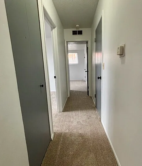 1316-1325 Southwestern Dr — Photo 28