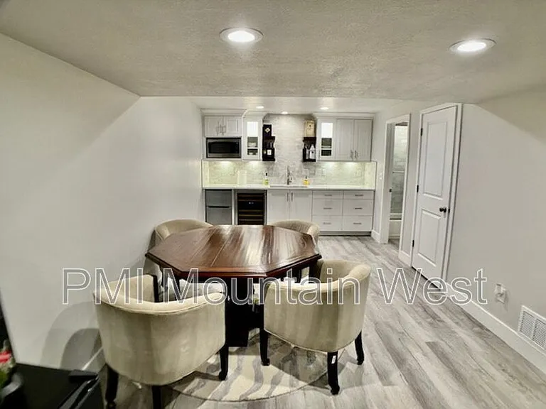 707 S Miller Ave — Photo 16