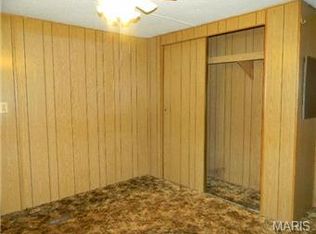 985 Watts Acres Rd, Robertsville, MO 63072