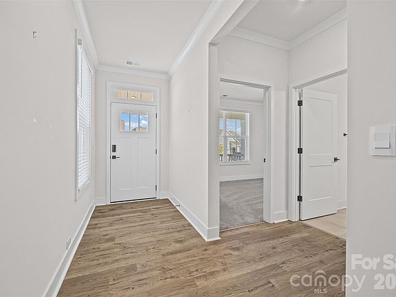 5th image of 2028 Skyhawk Dr