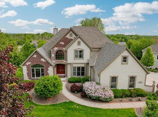 W226N3550 Wethersfield Rd, Pewaukee, WI 53072