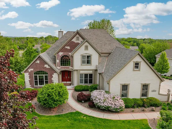 W226N3550 Wethersfield ROAD, Pewaukee, WI 53072