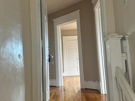 5th image of 540 Allison Ave SW